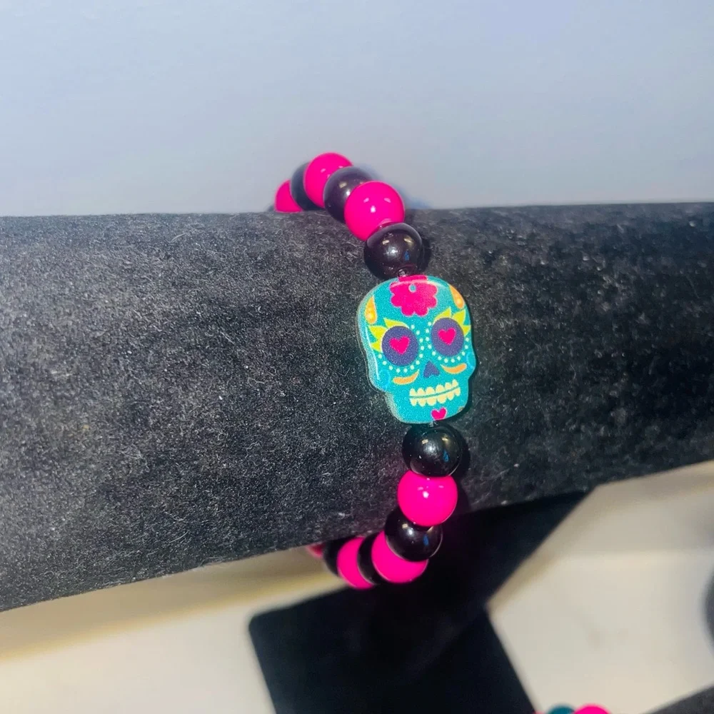 Pink & Black Sugar Skull Beaded Stretch Bracelet - Picture 2 of 2